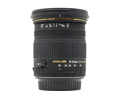 Sigma 18-50mm f/2,8 EX DC Macro - Monture Canon EF-S