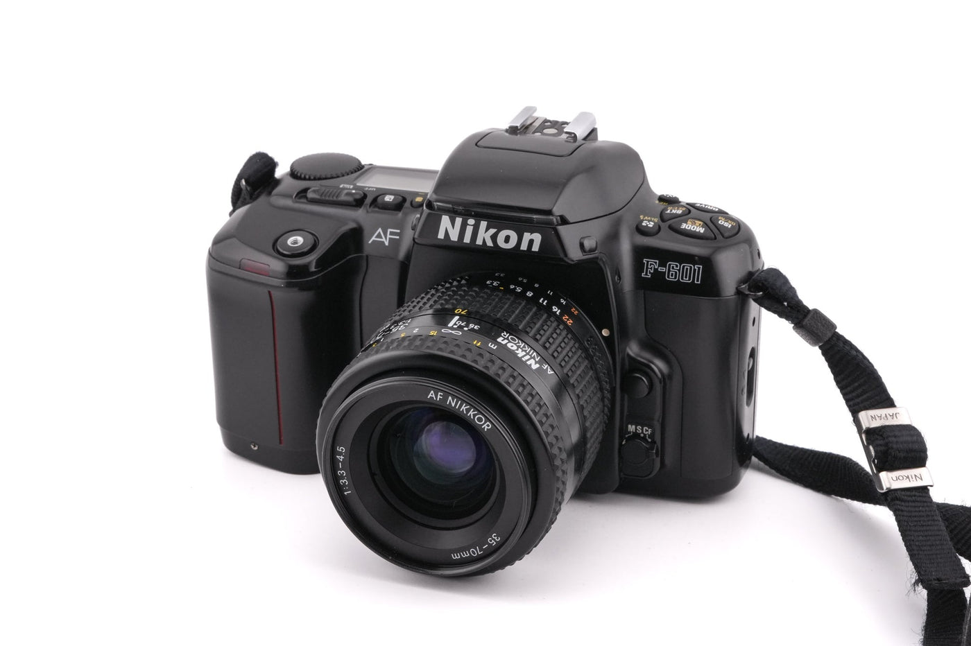 Nikon F-601 + 35-70mm f3.3-4.5 AF Nikkor Lens · hoofdafbeelding
