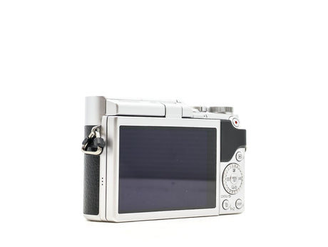 Panasonic Lumix DC-GX880