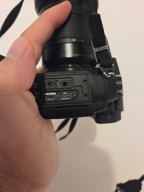 Panasonic Lumix DMC - G85