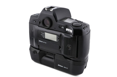 Nikon F90X + Bloc-pile MB-10