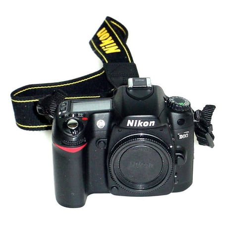 D80 Reflex - Noir + Nikon AF-S DX Nikkor 18-70mm f/3,5-4,5G ED-IF f/3,5-4,5