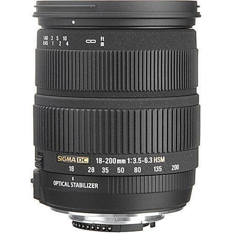 Sigma Nikon EF 18-200mm f/3.5-6.3 Lenzen