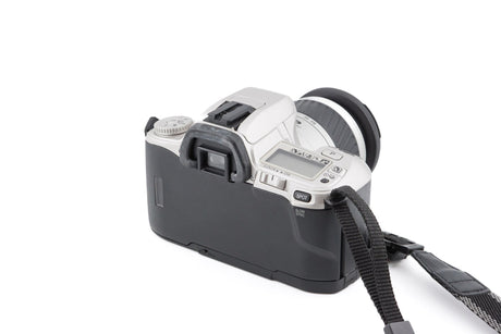 Minolta Dynax 404si + 28-80mm f3,5-5,6 AF Zoom