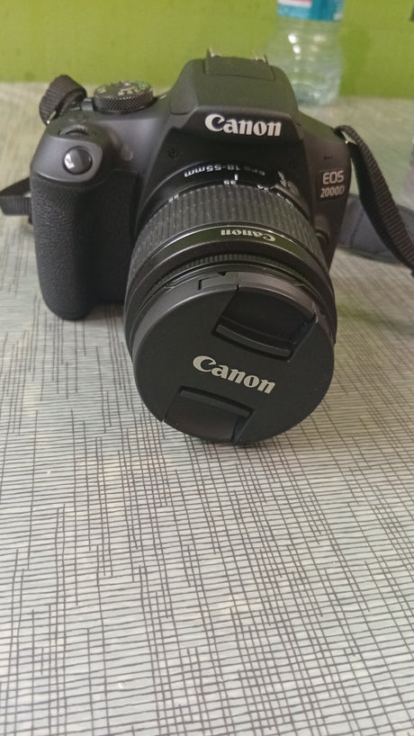 Canon EOS 2000D