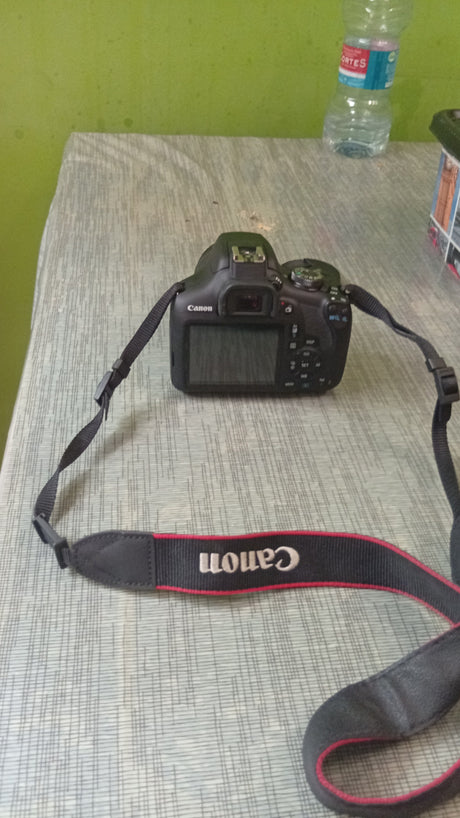 Canon EOS 2000D