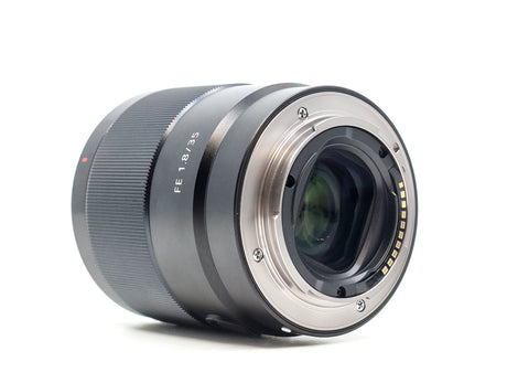 Sony FE 35mm f/1.8 Lens | Scherpe Beelden & Laag Licht