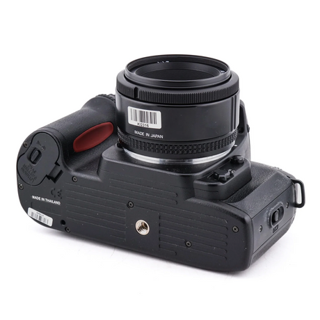 Nikon F80 + 50mm f1.8 AF Nikkor - Appareil Photo Argentique 35mm SLR Premium
