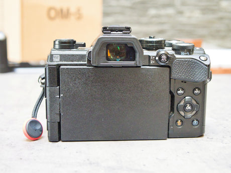 Olympus OM-5