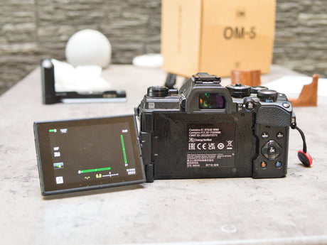 Olympus OM-5
