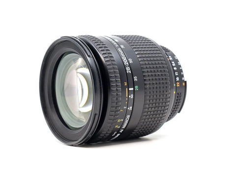 Nikon AF Nikkor 28-200mm f/3,5-5,6D