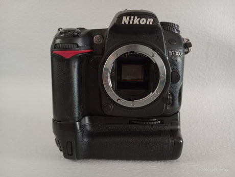 NIKON D7000
