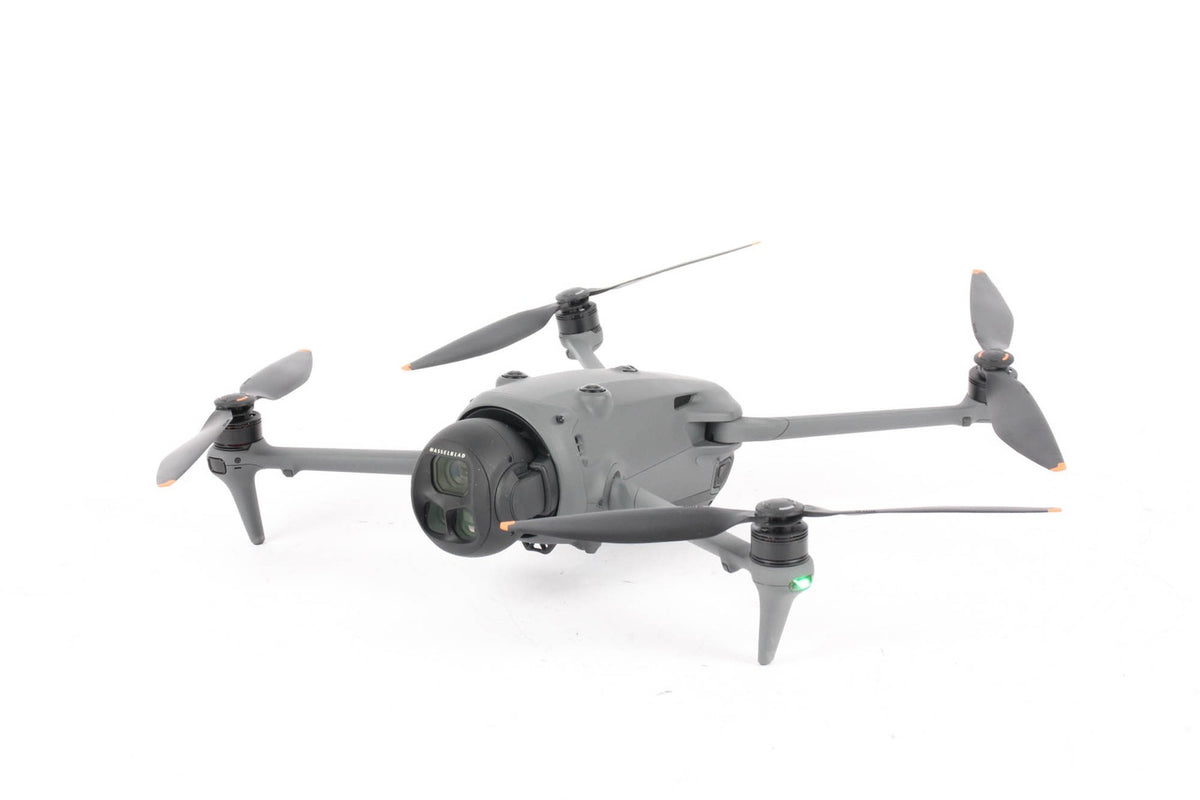 DJI Mavic 4 Pro 512GB Creator Combo with RC Pro 2 Controller · image principale
