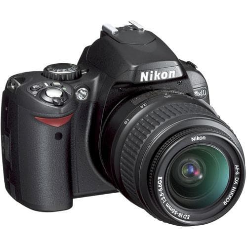 D40 SLR - Black + Nikon AF-S DX Nikkor 18-55mm f/3.5-5.6G II + Nikon AF-S DX 55-200mm f/4-5.6G ED f/3.5-5.6 + f/4-5.6 de segu