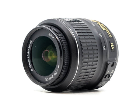 Nikon AF-S DX Nikkor 18-55 mm f/3,5-5,6G VR