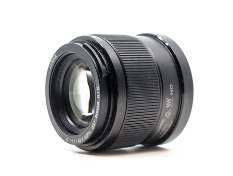 Panasonic Lumix G 42.5mm f/1.7 ASPH Power O.I.S.