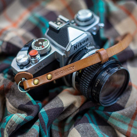 Berlin #203 - Camera riem van getand leer
