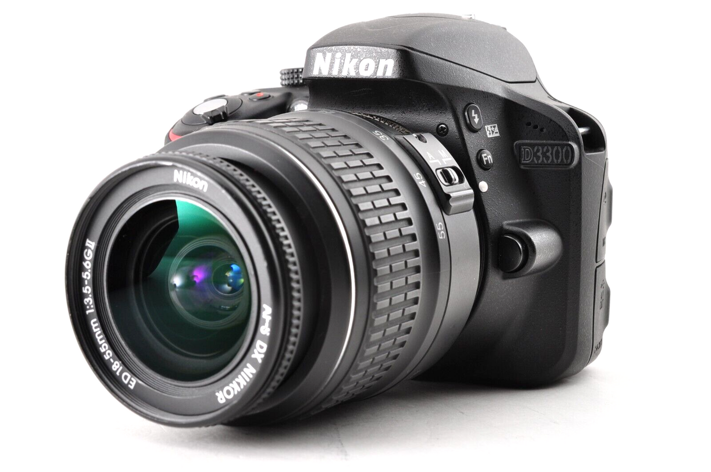 Nikon D3300 24,1 MP Reflex AF-S DX 18-55 mm f/3,5-5,6 G ED II · image principale