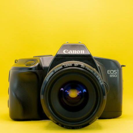 Canon EOS 850 + 35-70 F3.5 - 5.6 - Vintage 35mm SLR Spiegelreflexcamera