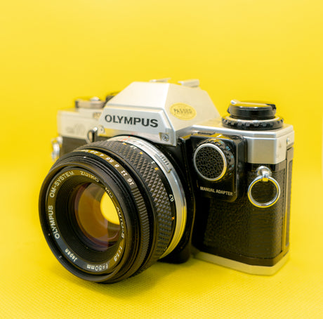 Olympus OM10 + Zuiko 50mm 1.8 - Appareil Photo Argentique 35mm SLR Vintage - Adaptateur Manuel Non Inclus *