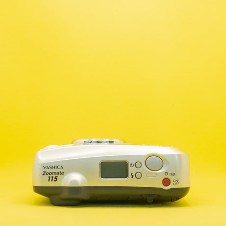Yashica Zoomate 115 (Version Premium Kyocera)