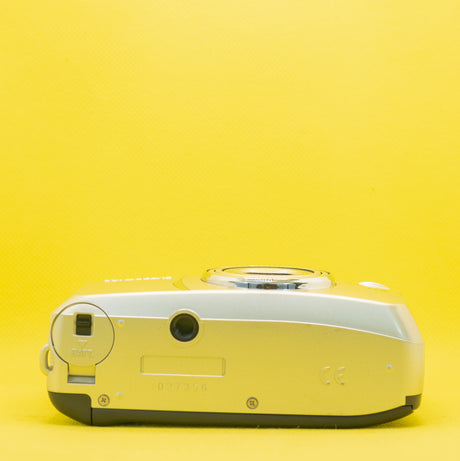 Yashica Zoomate 115 (Version Premium Kyocera)