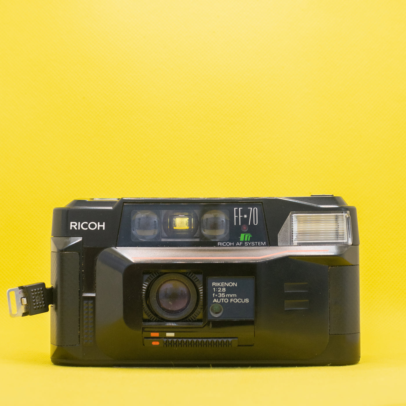 Ricoh FF70 F2.8 - 35mm Filmcamera · hoofdafbeelding